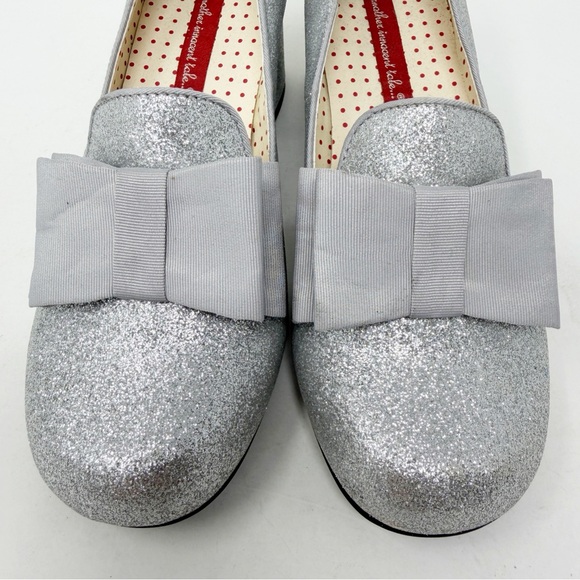 But Another Innocent Tale Silver Glitter Bow Shoes Size 8 Block Heel Pumps NEW - Picture 5 of 12